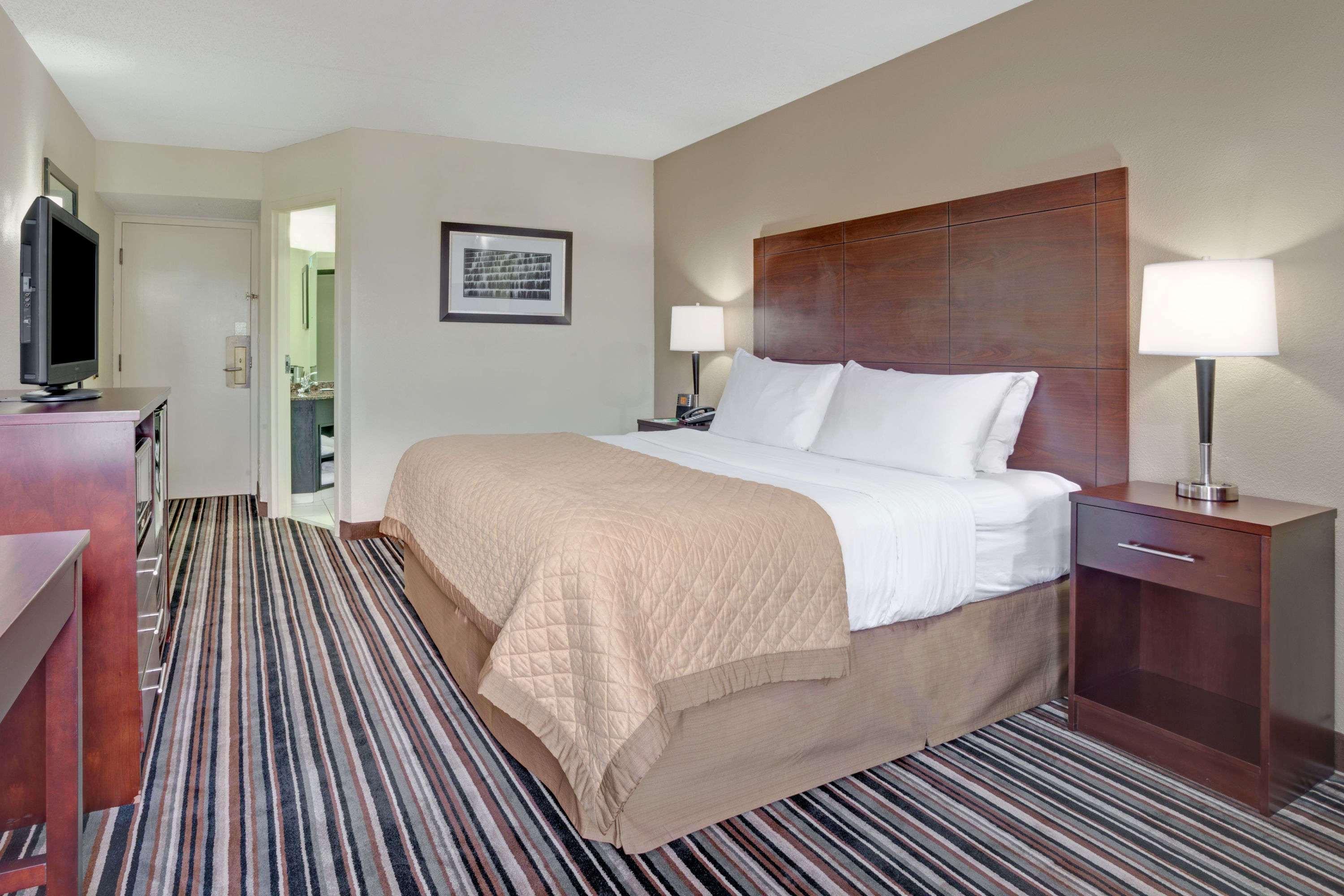 Wyndham Garden Charlotte Airport Southeast Hotel Екстериор снимка