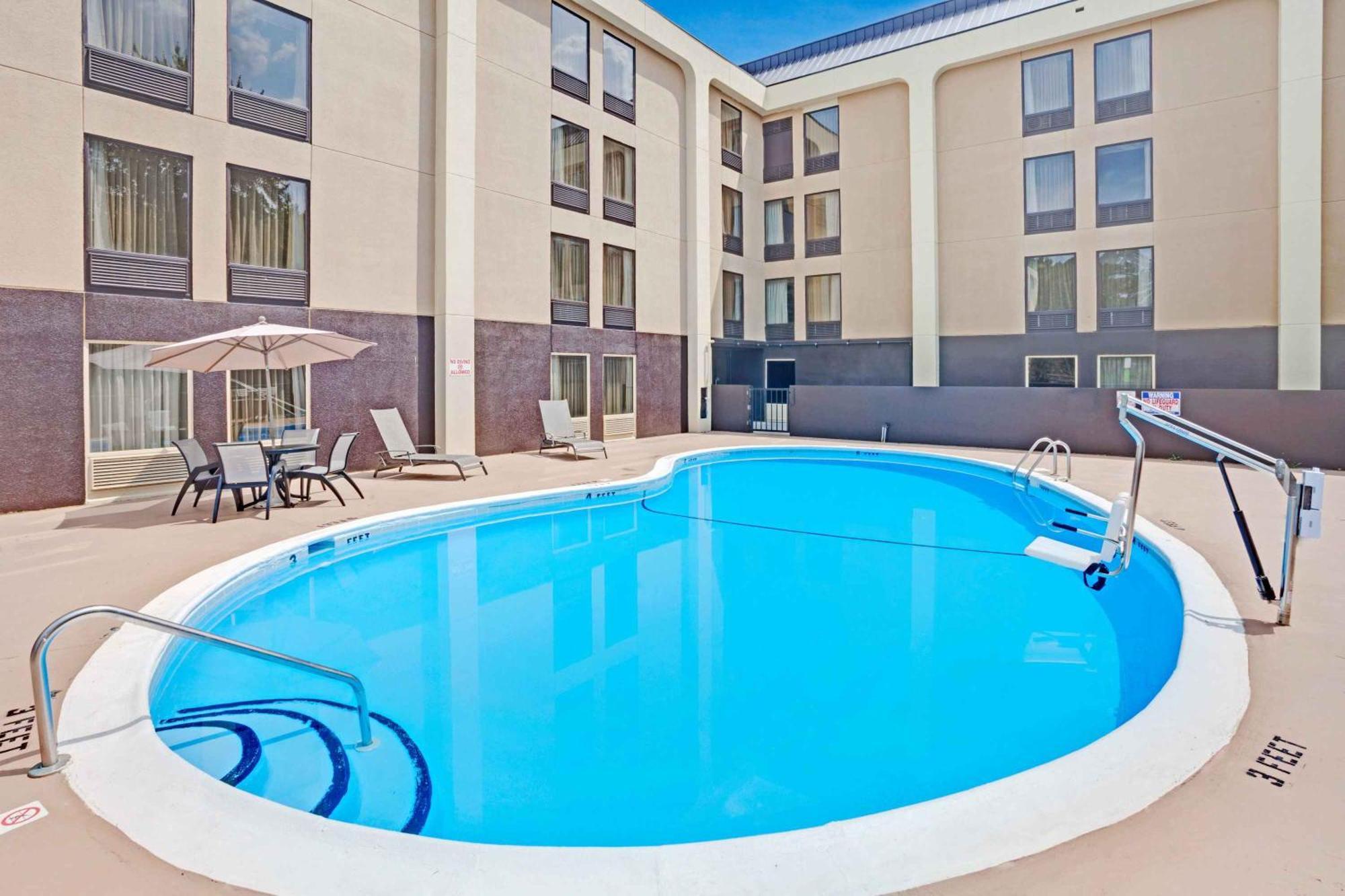 Wyndham Garden Charlotte Airport Southeast Hotel Екстериор снимка